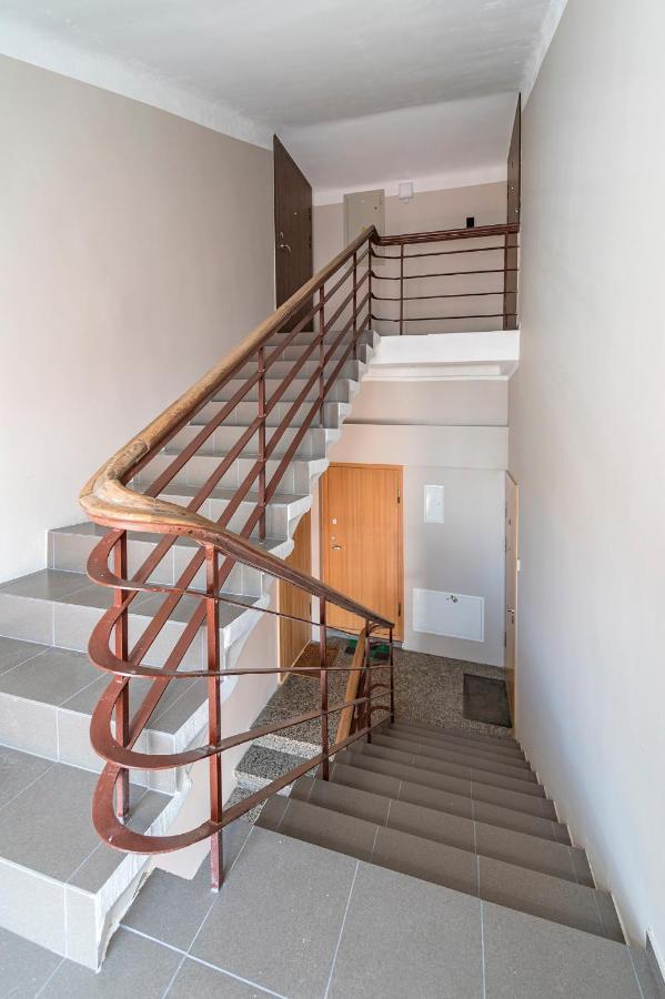 White 1 Bd Old Town By Hostlovers