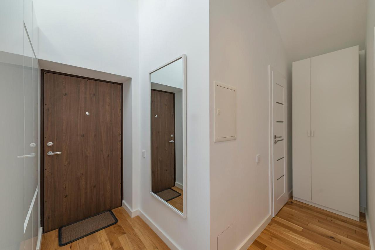 White 1 Bd Old Town By Hostlovers * Kaunas